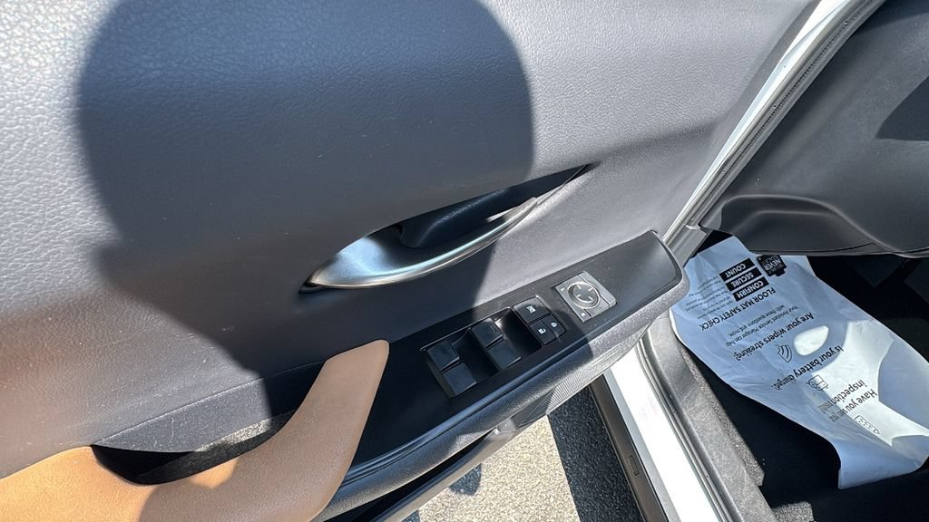 Used 2024 Lexus UX 250h AWD w/ Premium Package image 11