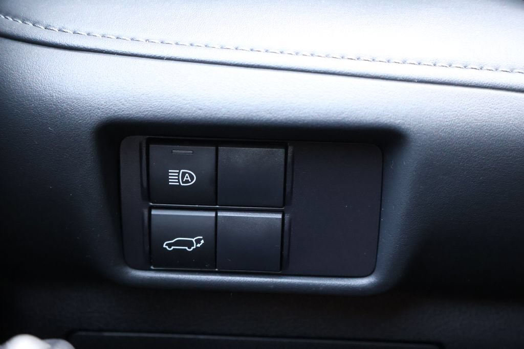 Used 2022 Toyota Highlander XSE FWD image 35