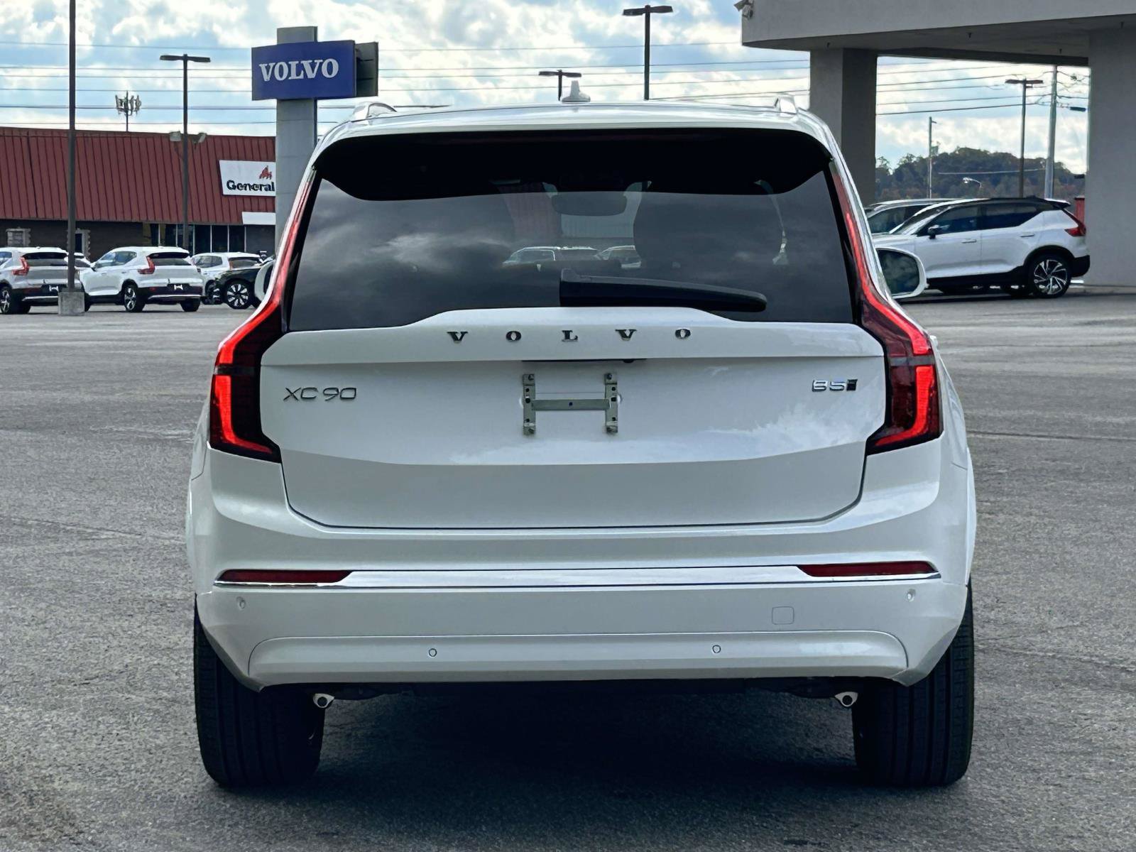 New 2026 Volvo XC90 B5 Core AWD/4WD image 4