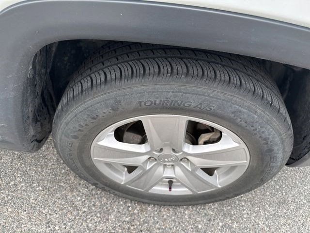 Used 2022 Jeep Compass Latitude FWD image 5
