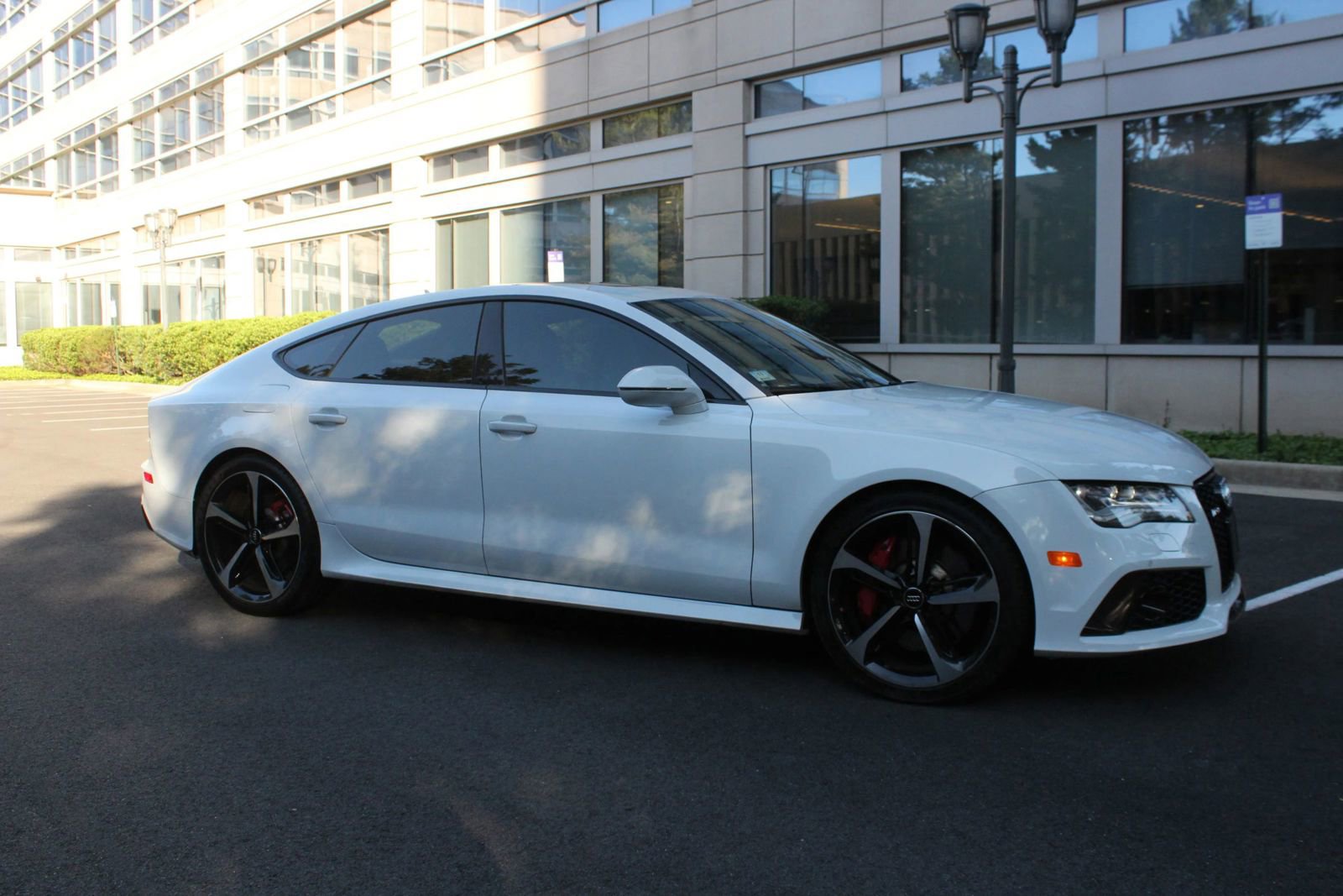 Used 2014 Audi RS 7 Prestige w/ Dynamic Package AWD/4WD image 2