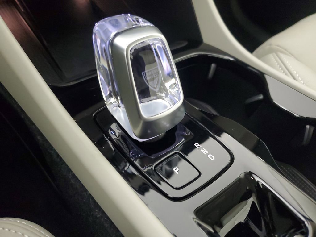 Certified 2026 Volvo XC40 B5 Ultra w/ Climate Package image 35