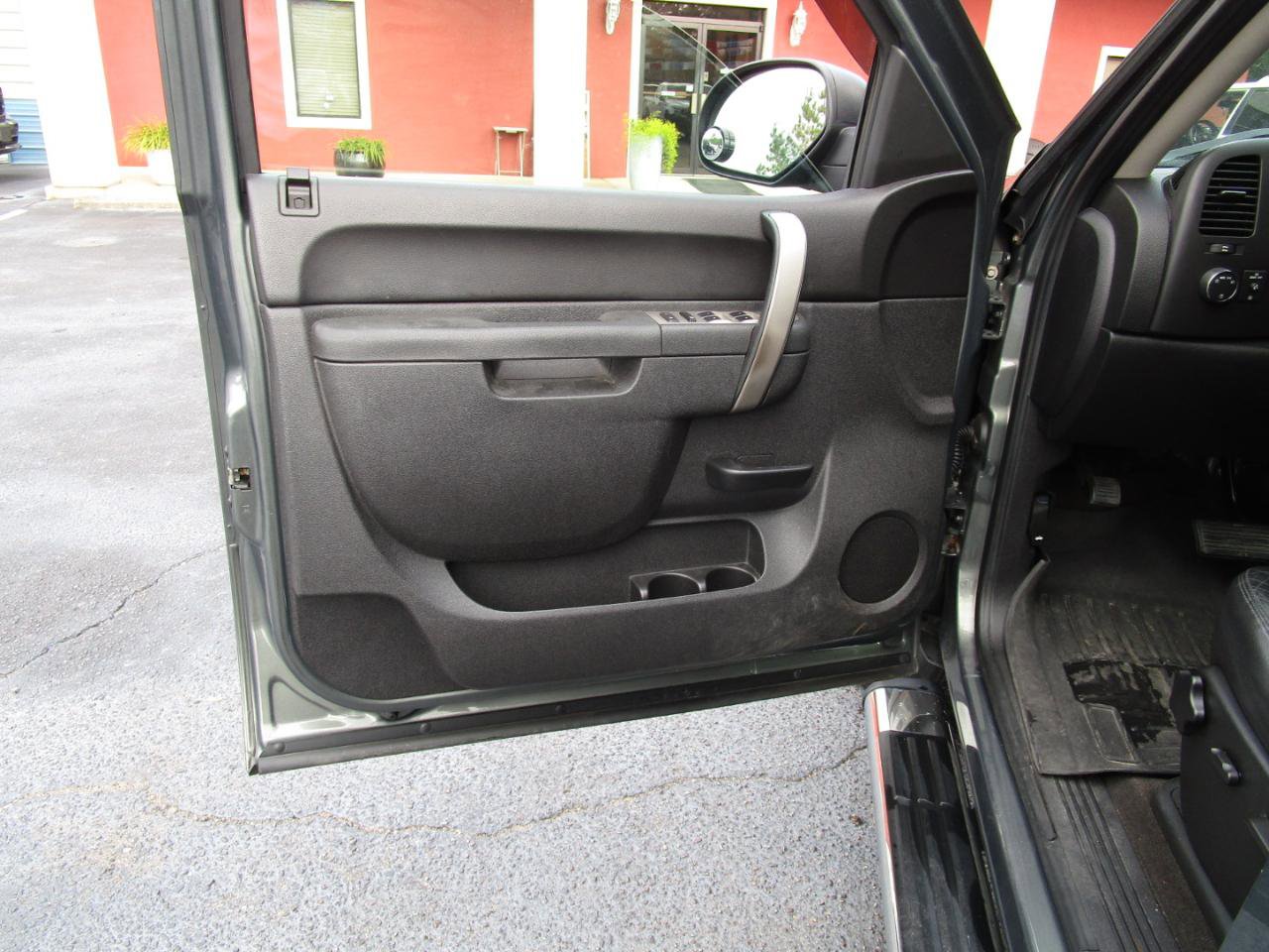 Used 2011 Chevrolet Silverado 1500 LT w/ All-Star Edition image 17