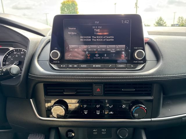 Used 2024 Nissan Rogue S AWD/4WD image 21