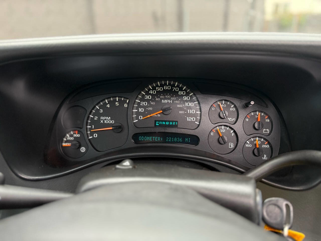 Used 2005 Chevrolet Avalanche 2500 w/ Preferred Equipment Group image 48