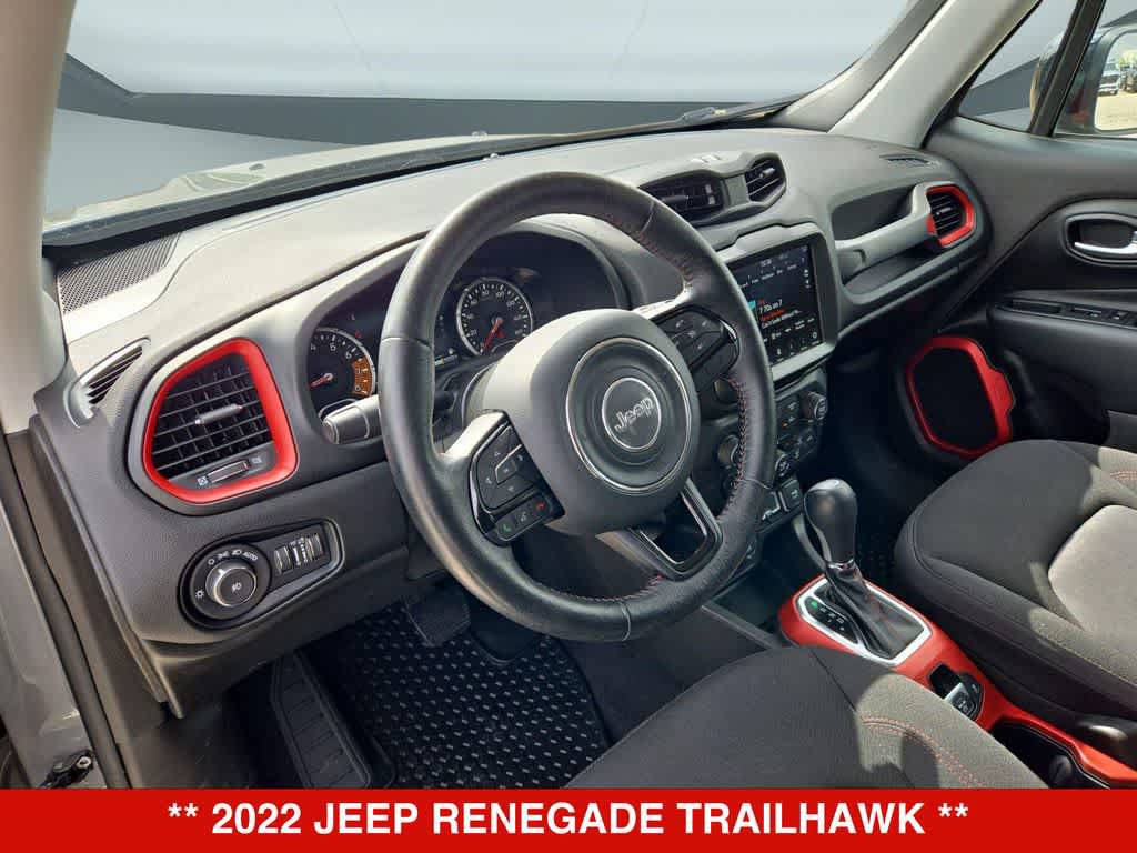 Used 2022 Jeep Renegade Trailhawk AWD/4WD image 2