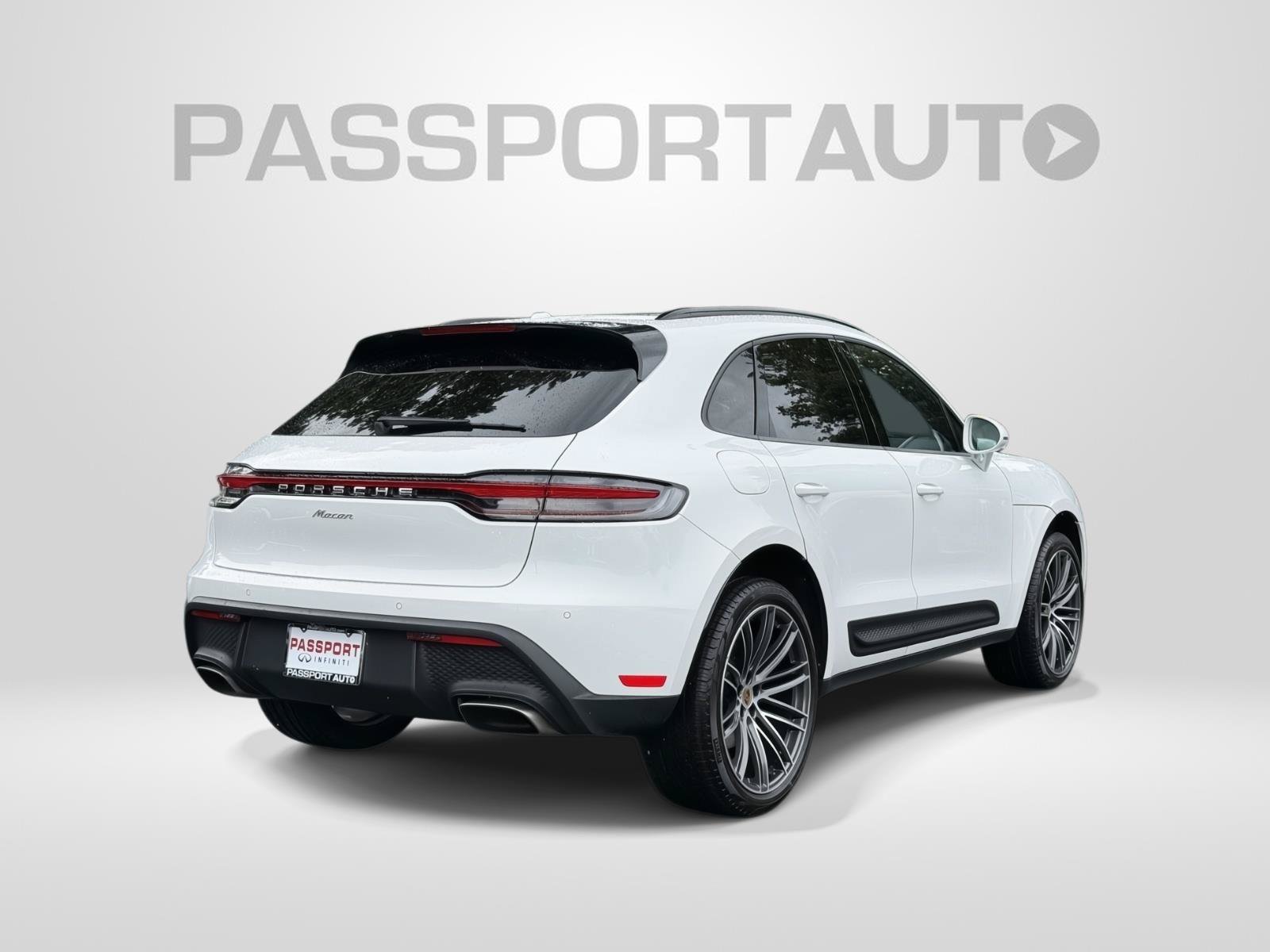 Used 2025 Porsche Macan AWD/4WD image 6