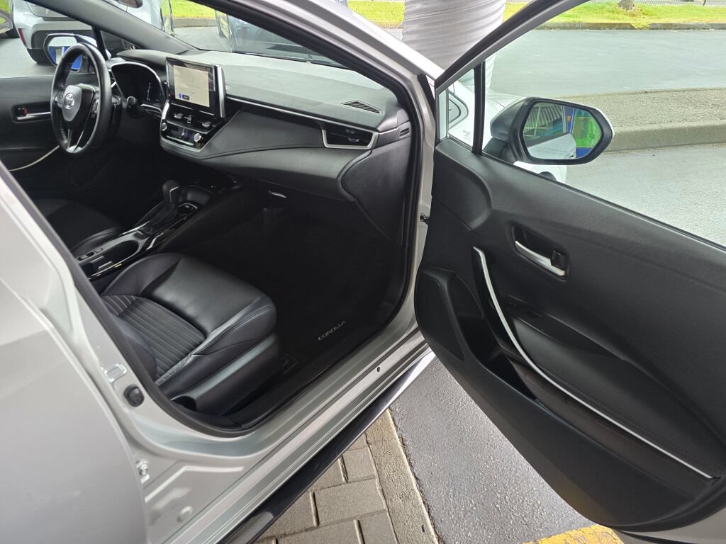 Used 2024 Toyota Corolla XSE FWD image 12