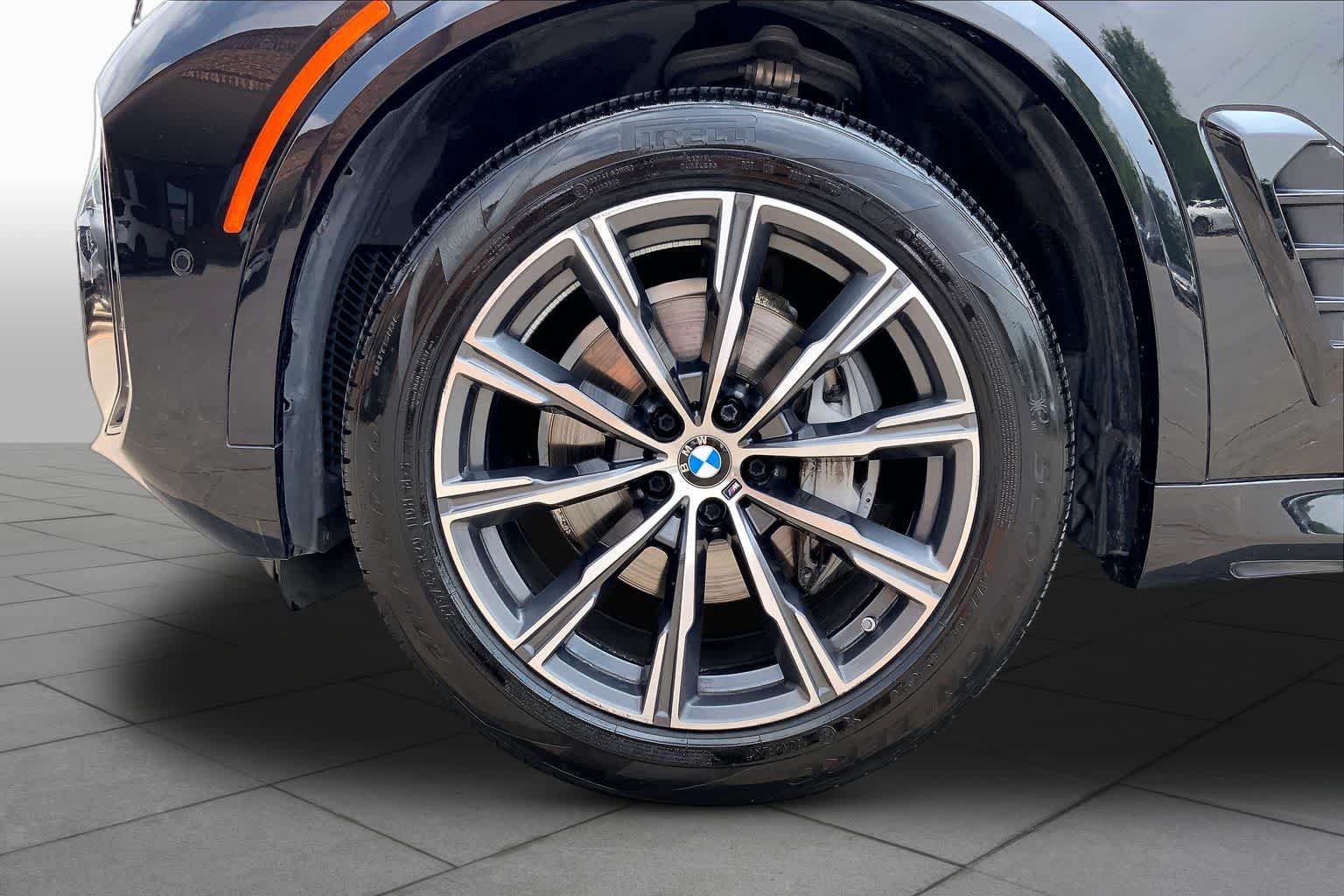Used 2024 BMW X5 sDrive40i w/ M Sport Package RWD image 11