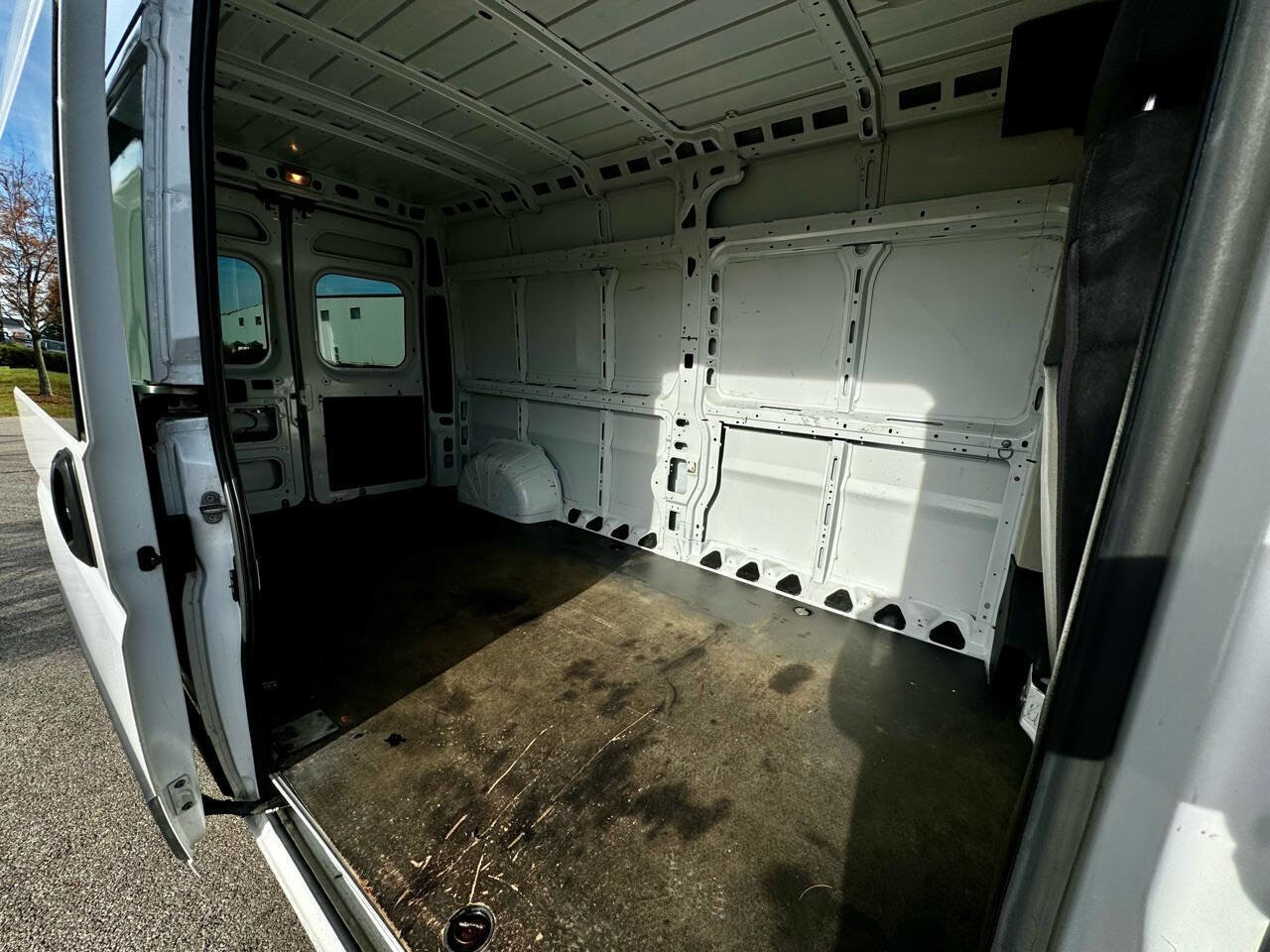 Used 2015 RAM ProMaster 2500 w/ Interior Convenience Group image 26