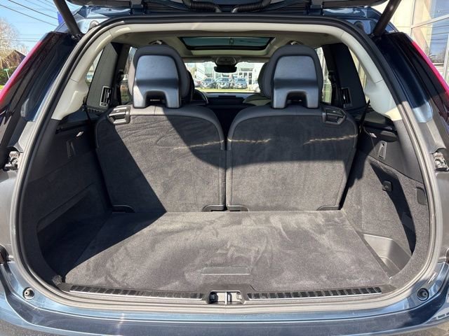 Used 2025 Volvo XC90 B6 Plus image 12