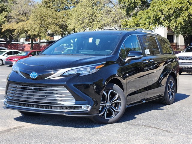 New 2025 Toyota Sienna Platinum