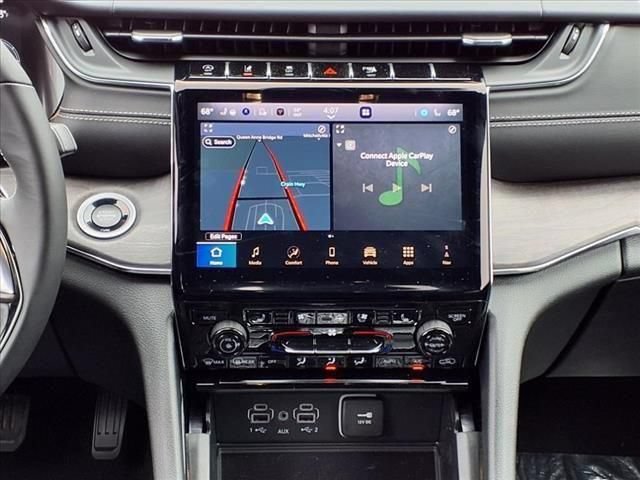New 2025 Jeep Grand Cherokee L Overland w/ Advanced Protech Group III AWD/4WD image 18