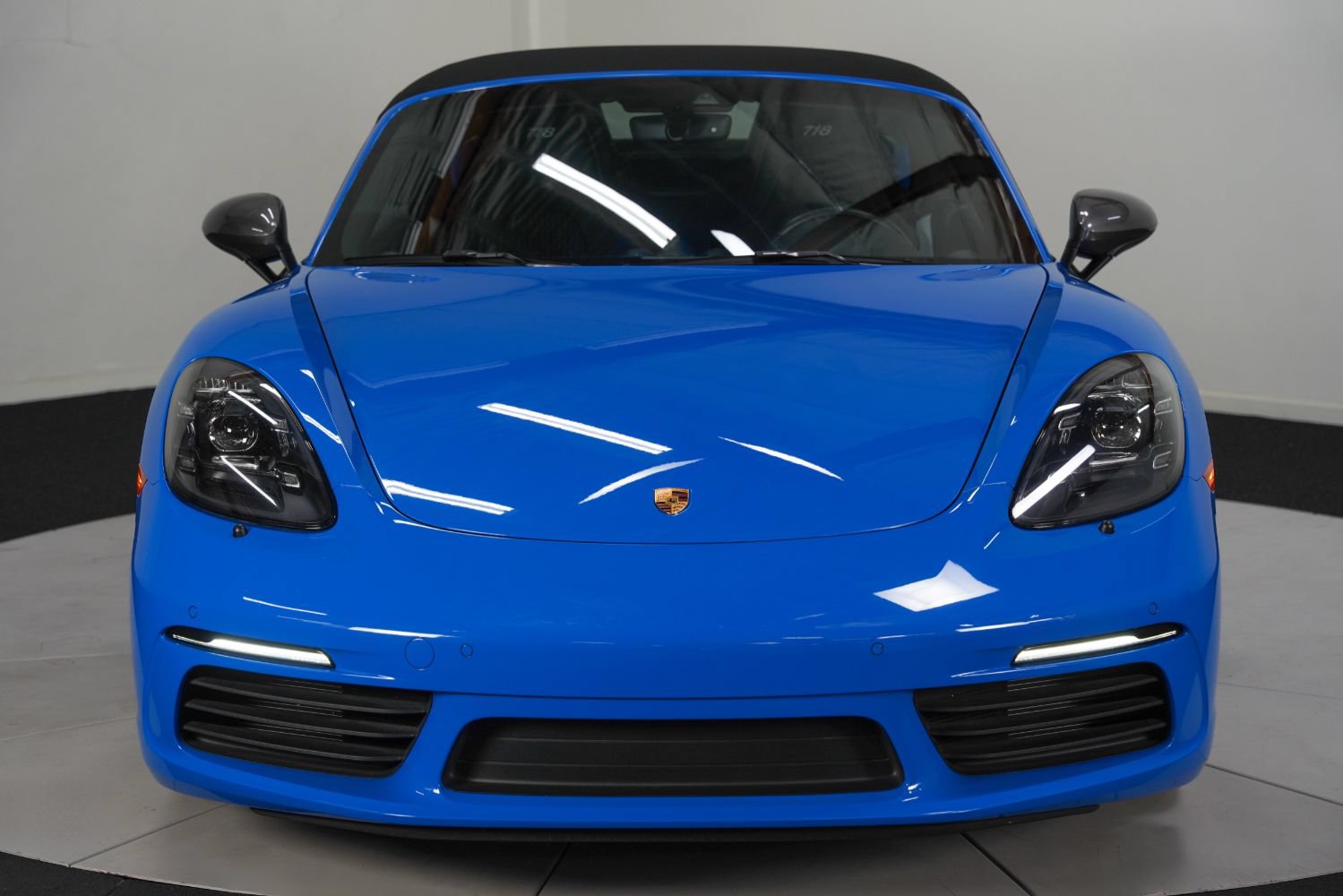 Used 2022 Porsche 718 Boxster RWD image 11