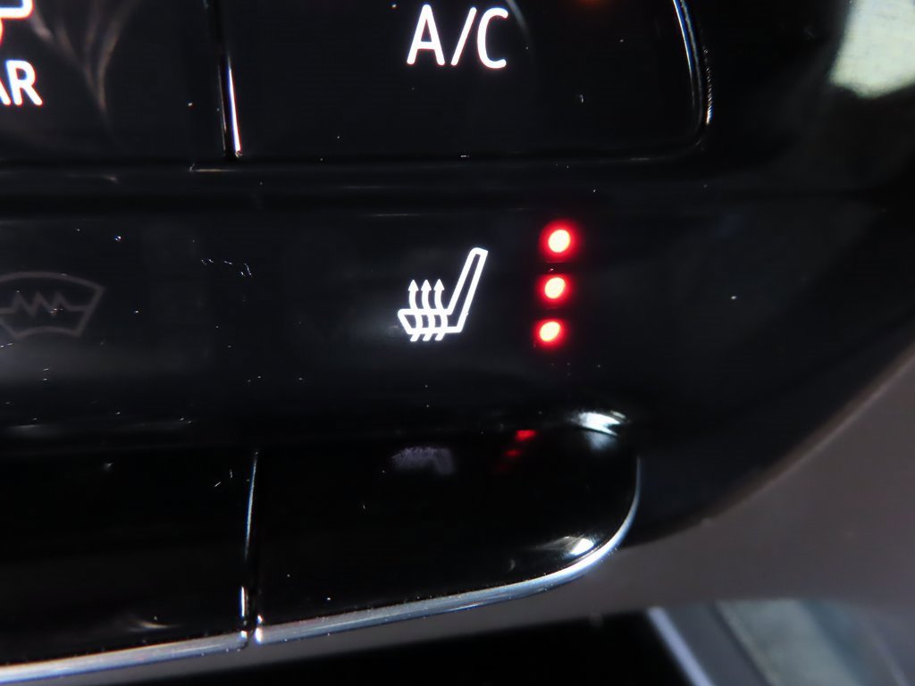 Certified 2023 Buick Envision Essence w/ Sport Touring Package image 8