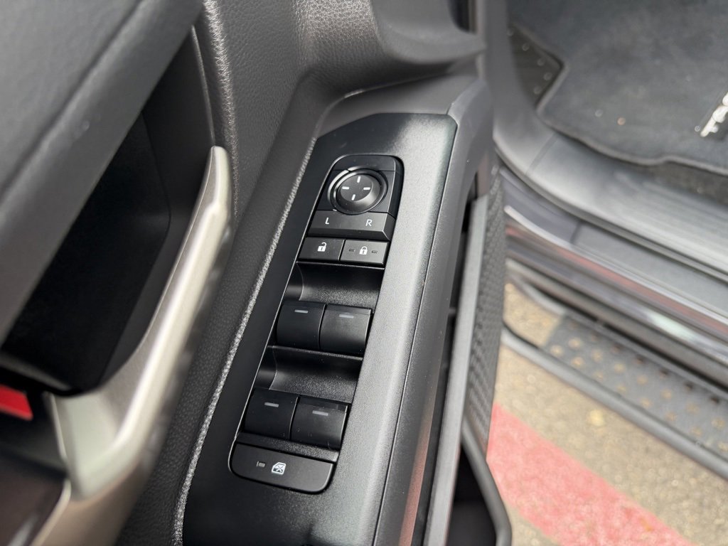 Used 2024 Toyota Tacoma TRD Off-Road image 13