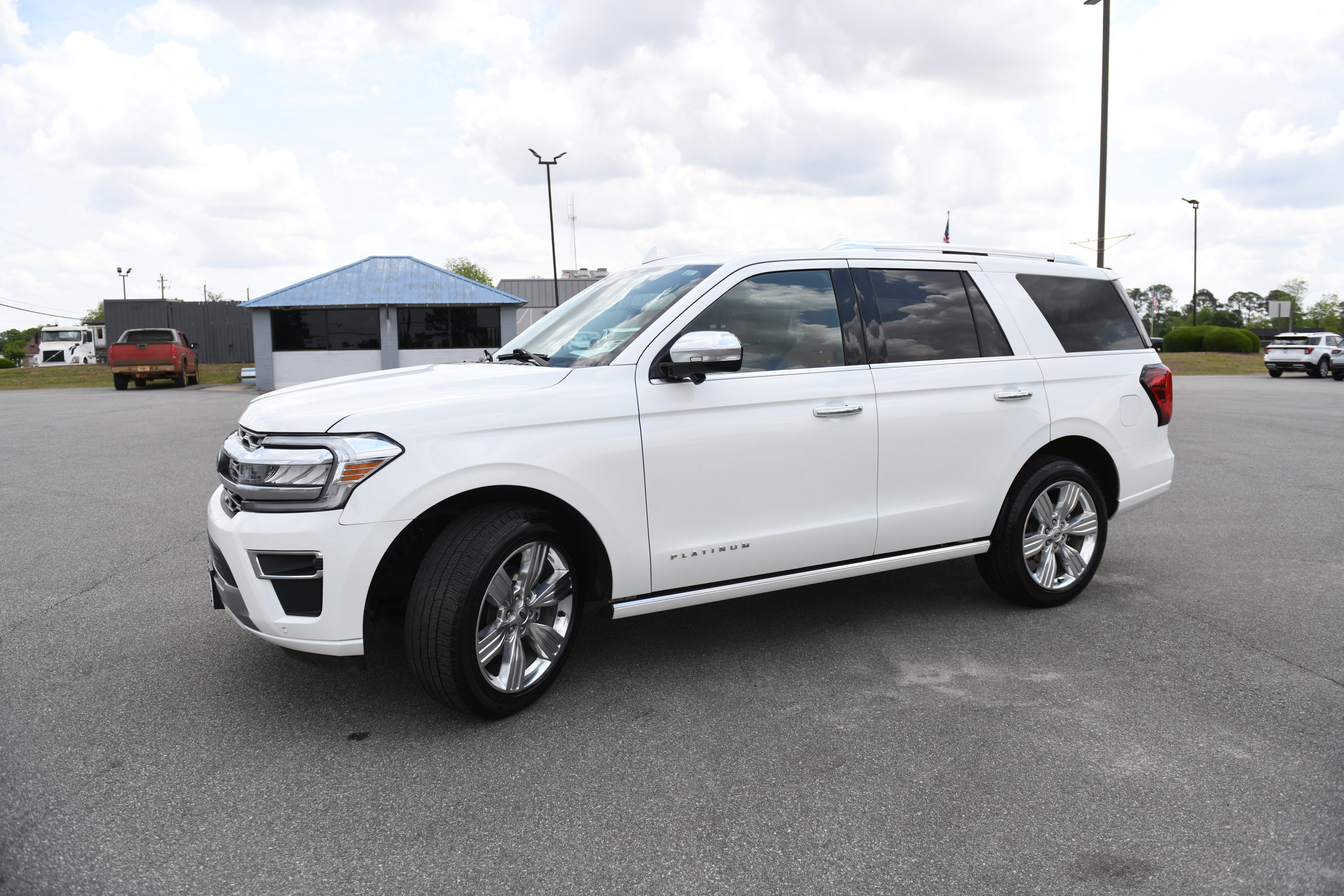 Used 2023 Ford Expedition Platinum RWD image 7