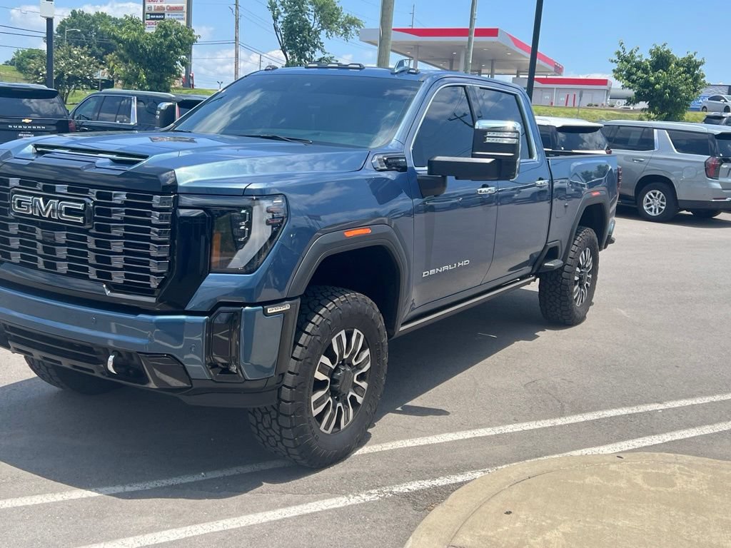 Used 2025 GMC Sierra 2500 Denali Ultimate AWD/4WD image 5