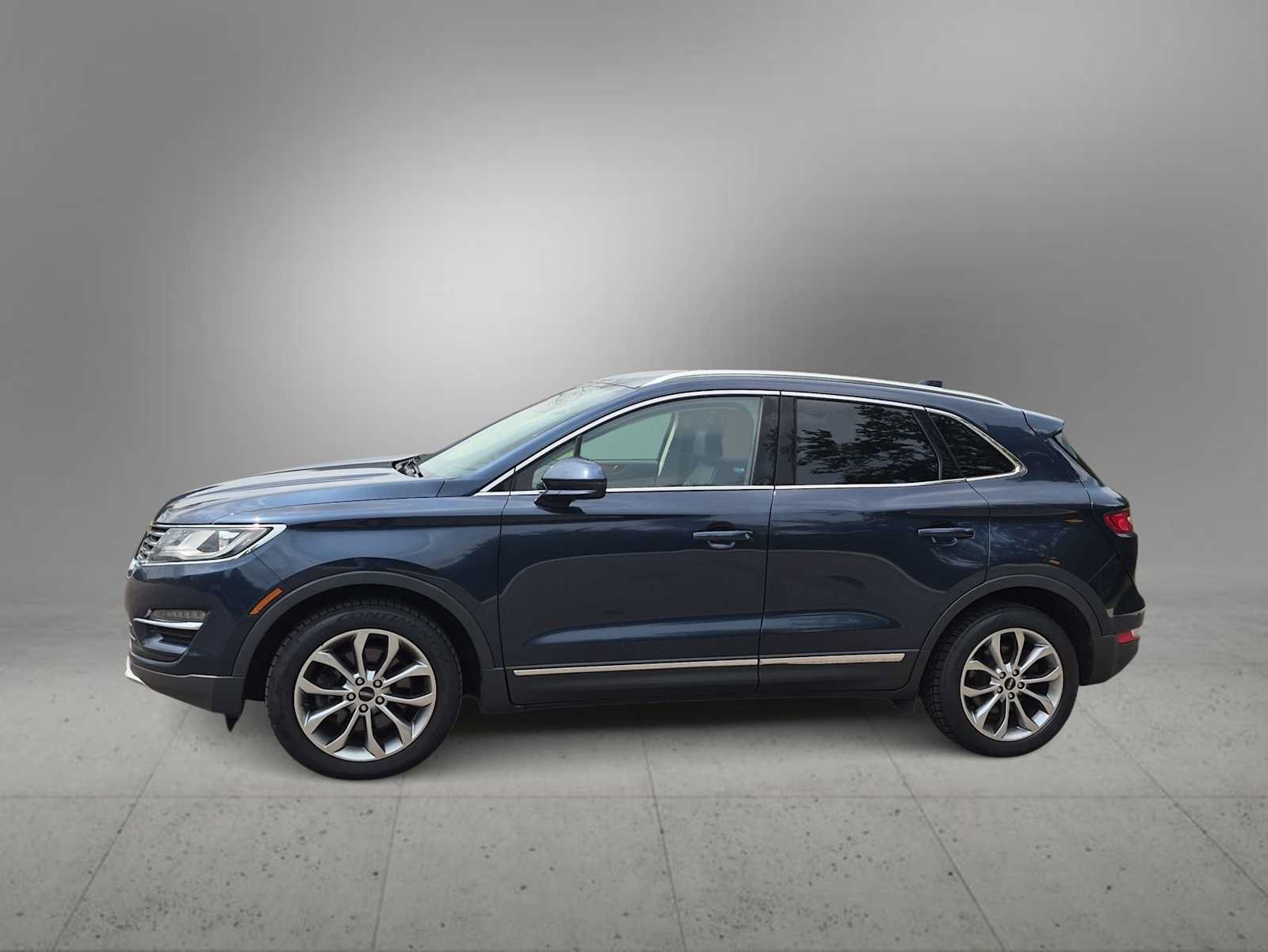 Used 2017 Lincoln MKC Select w/ Select Plus Package AWD/4WD image 5