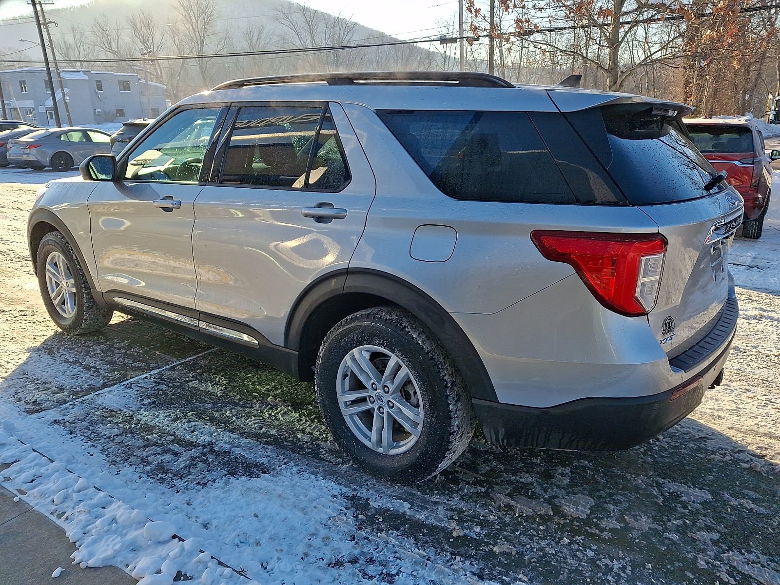 Used 2021 Ford Explorer XLT w/ Class III Trailer Tow Package image 4