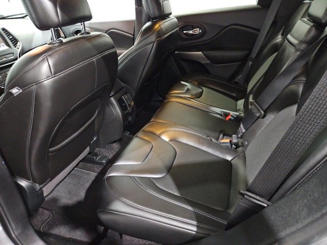 Used 2019 Jeep Cherokee Latitude Plus w/ Comfort/Convenience Group image 10