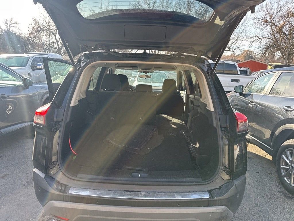 Used 2021 Nissan Rogue SV AWD/4WD image 6