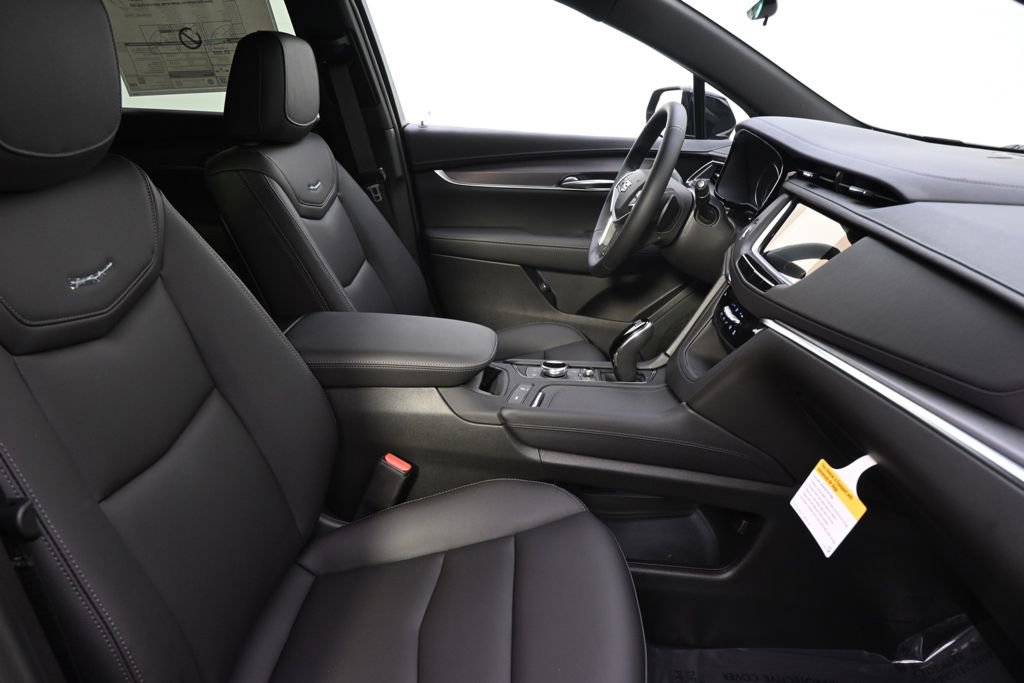 New 2026 Cadillac XT5 Luxury w/ LPO, Floor Liner Package AWD/4WD image 16