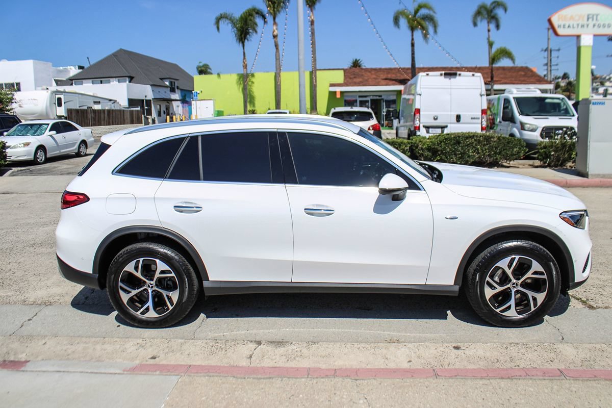 Used 2025 Mercedes-Benz GLC 350e 4MATIC image 7