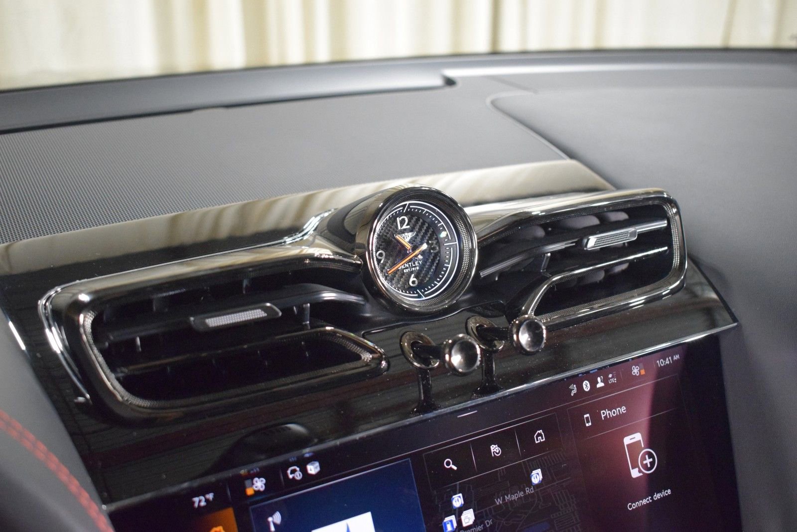 New 2025 Bentley Bentayga AWD/4WD image 32