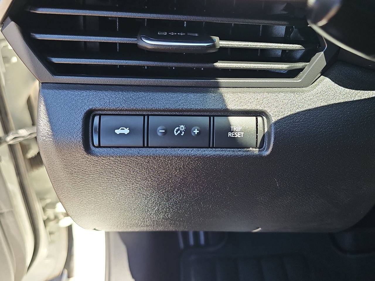 Used 2024 Nissan Altima 2.5 S FWD image 24