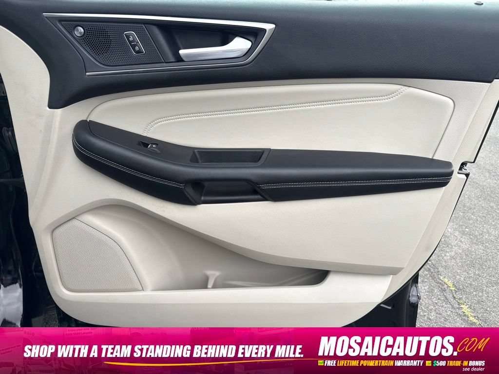 Used 2021 Ford Edge Titanium AWD/4WD image 9