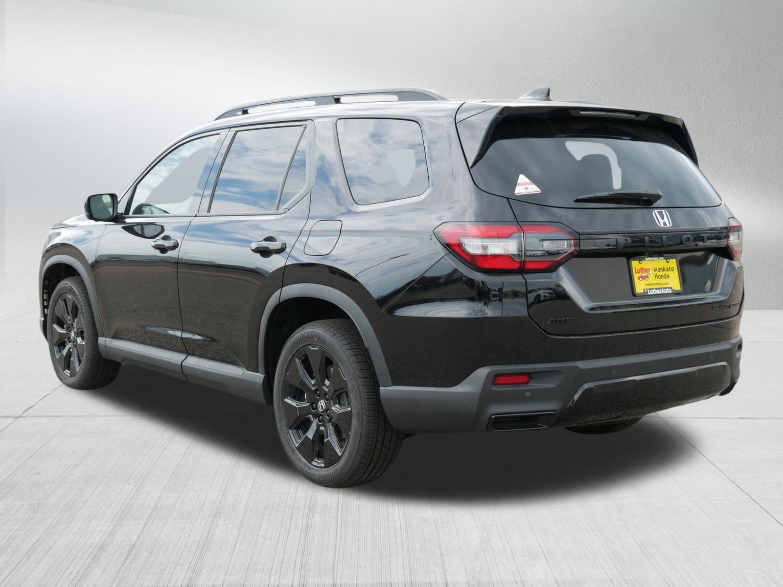 New 2026 Honda Pilot Black Edition image 3