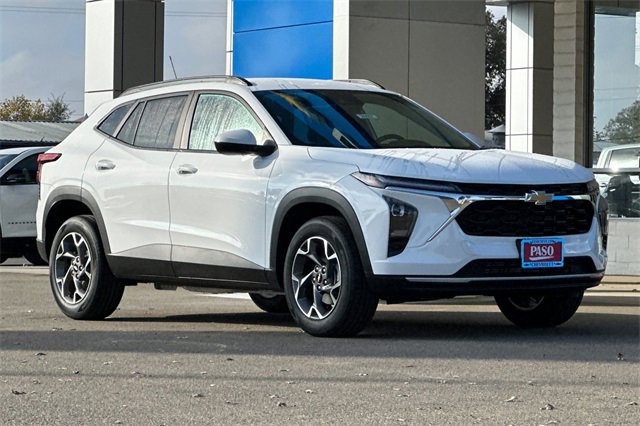 New 2026 Chevrolet Trax LT w/ Driver Confidence Package image 2