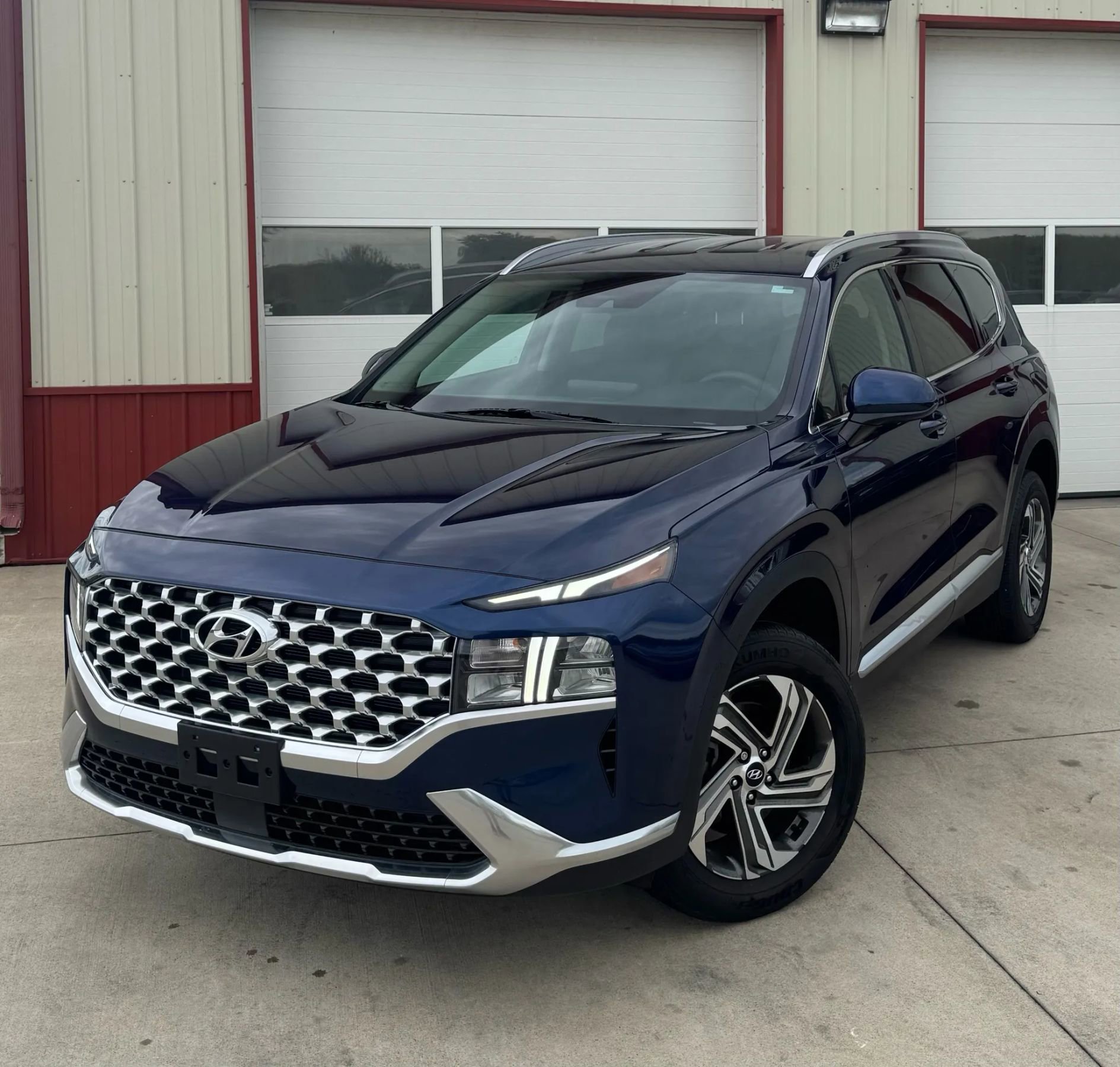 Used 2022 Hyundai Santa Fe SEL w/ Cargo Package image 3