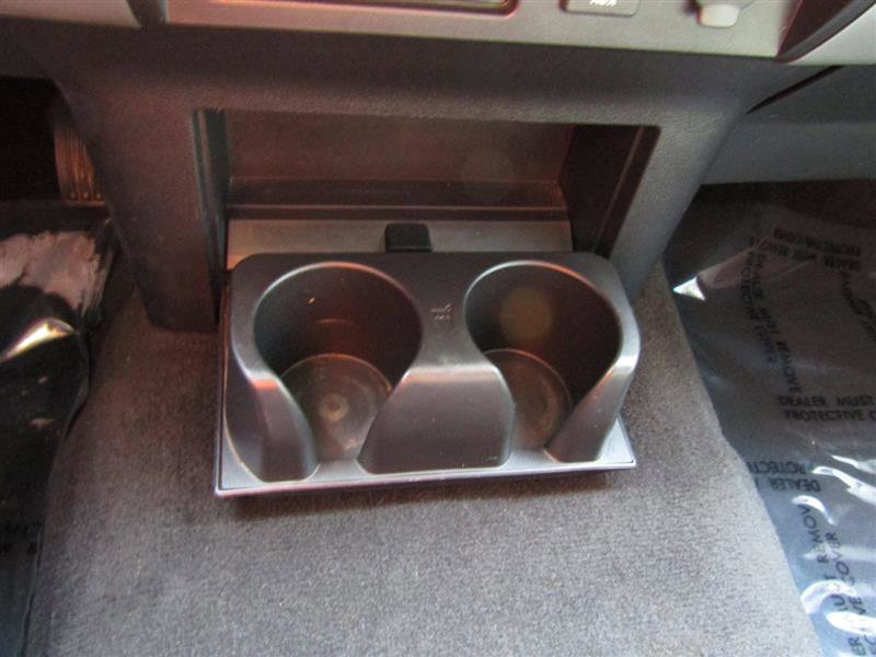 Used 2018 Nissan Titan SV image 18