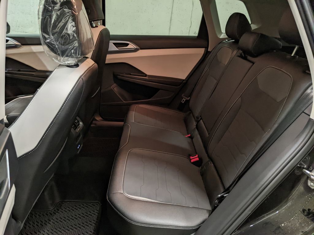 New 2026 Volkswagen Taos SE FWD image 22