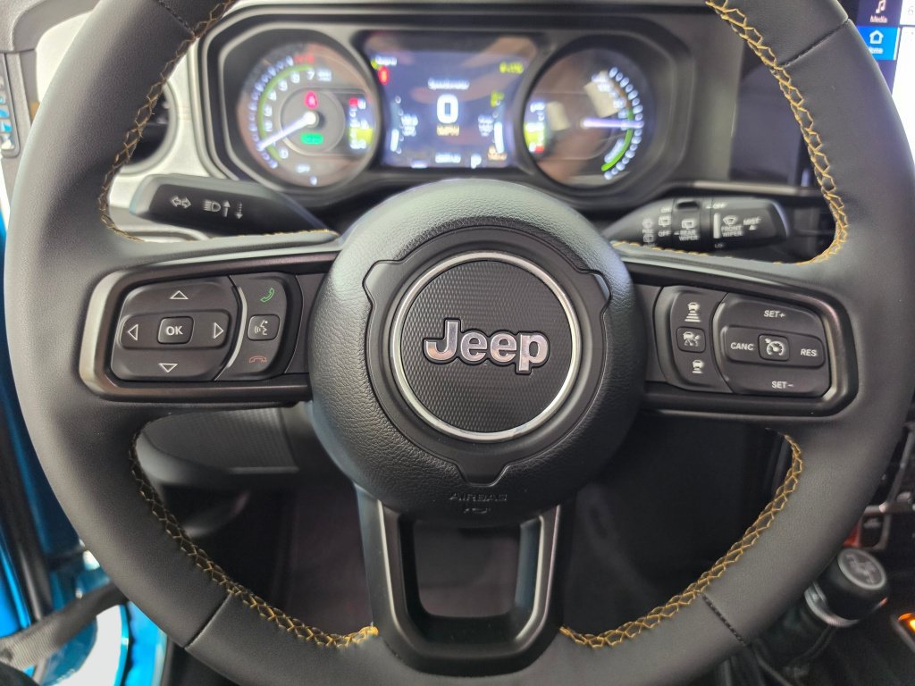 Used 2024 Jeep Wrangler Unlimited AWD/4WD image 14