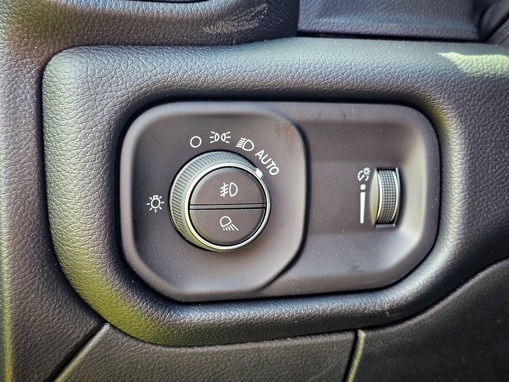 New 2026 RAM 3500 Big Horn AWD/4WD image 16