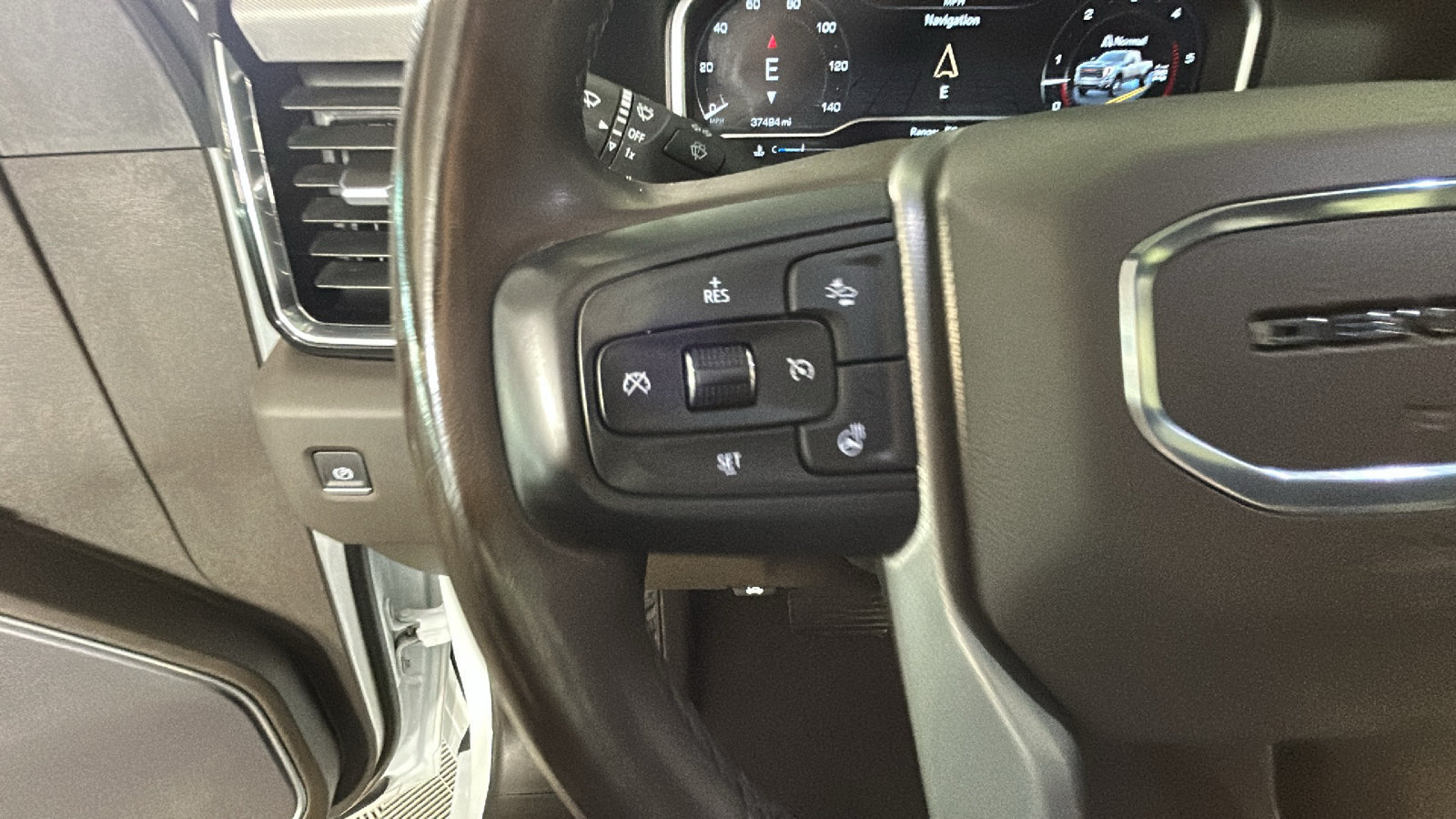 Used 2024 GMC Sierra 3500 Denali w/ Denali Reserve Package AWD/4WD image 19