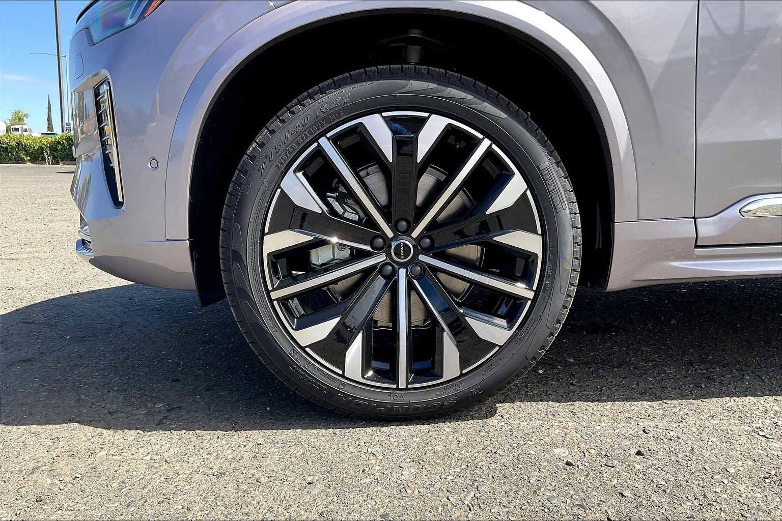 New 2026 Volvo XC90 B6 Plus w/ Protection Package Premier image 14