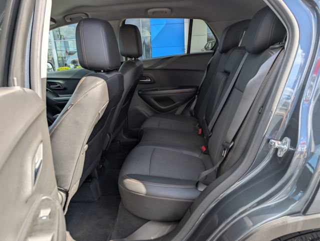 Used 2022 Chevrolet Trax LT w/ LT Convenience Package image 15