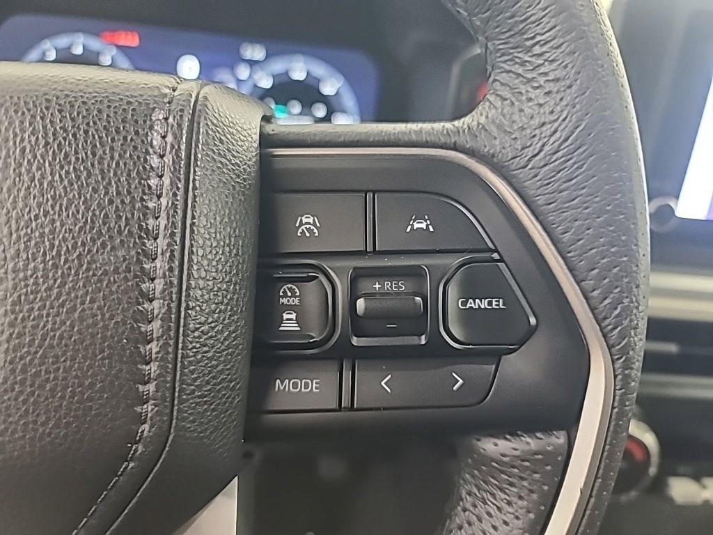 Used 2025 Toyota Tacoma TRD Off-Road image 31