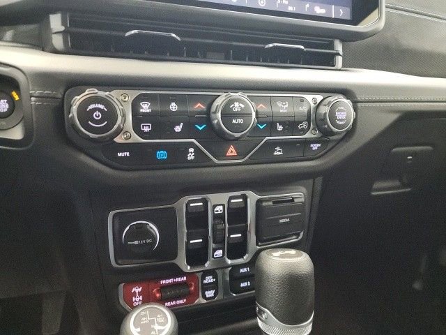 New 2025 Jeep Wrangler Unlimited Rubicon 4xe w/ Convenience Group image 31