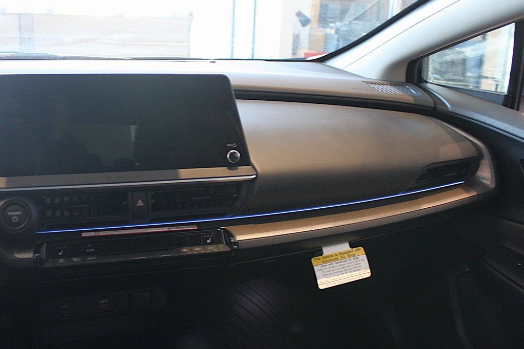 New 2025 Toyota Prius XLE AWD/4WD image 18