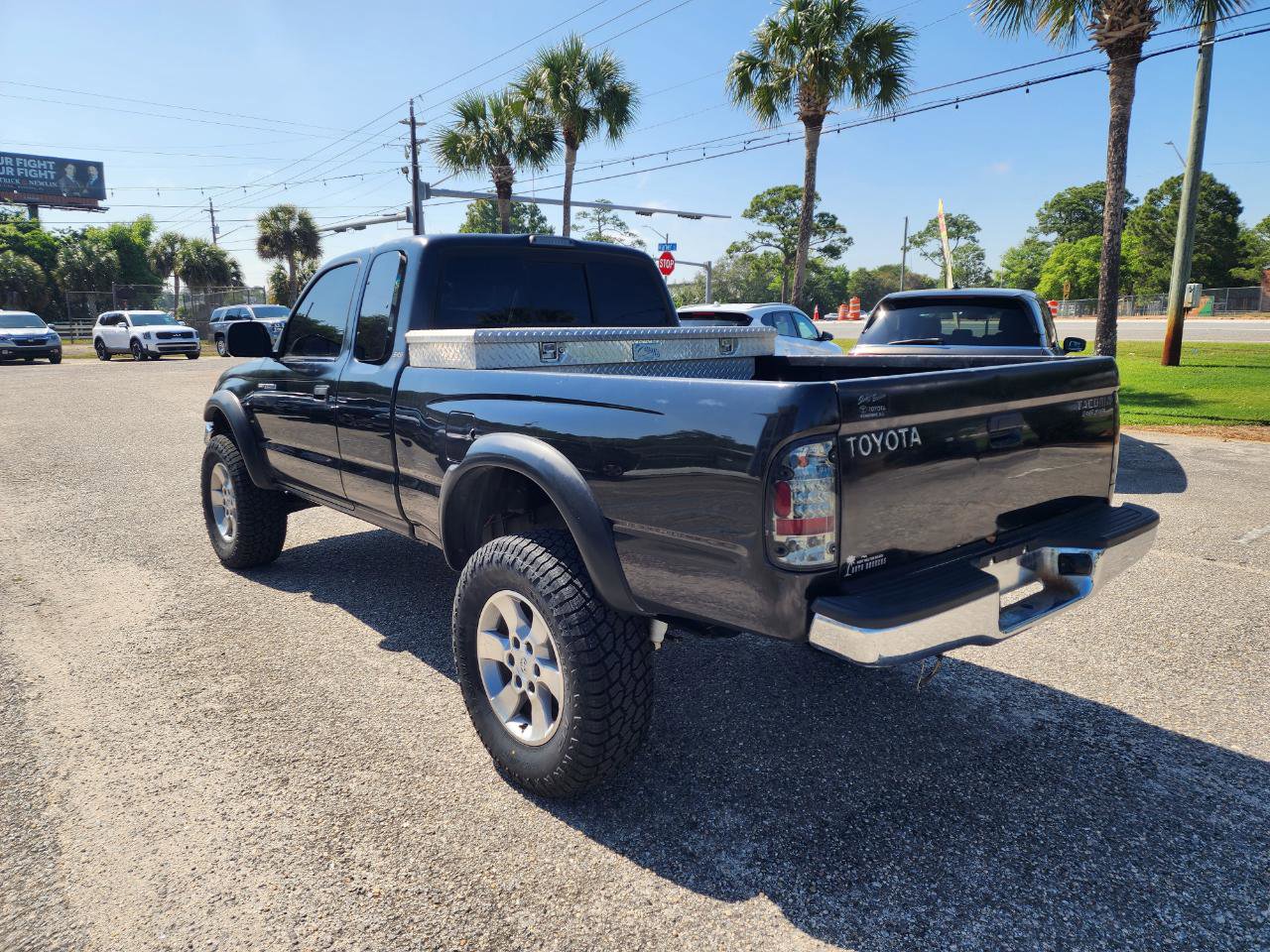Used 2004 Toyota Tacoma PreRunner RWD image 3