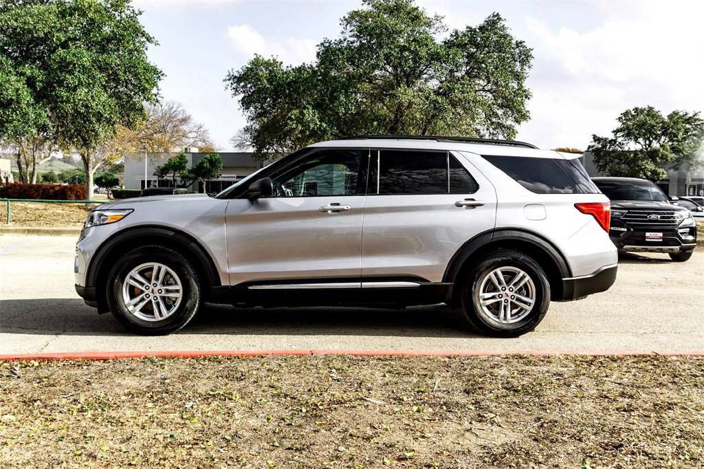 Used 2024 Ford Explorer XLT w/ Equipment Group 202A image 8