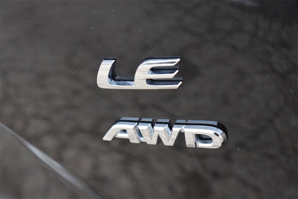 Used 2024 Toyota Corolla Cross LE w/ Moonroof Package image 14