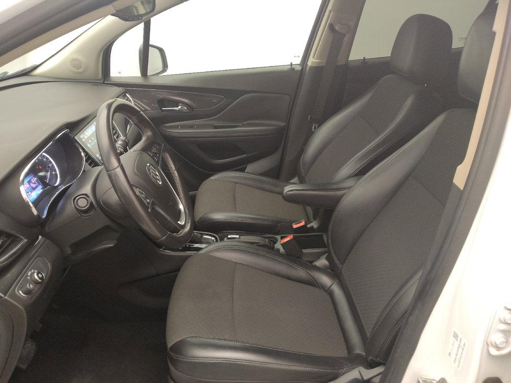 Used 2020 Buick Encore Preferred FWD image 17