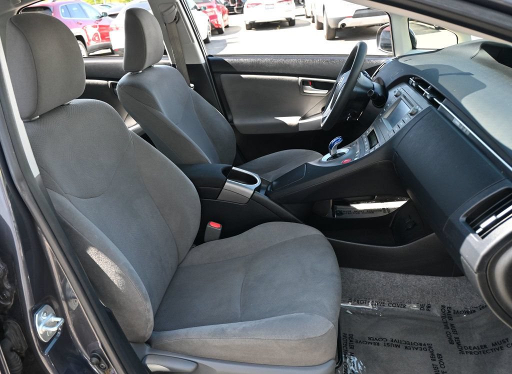 Used 2015 Toyota Prius Three FWD image 18