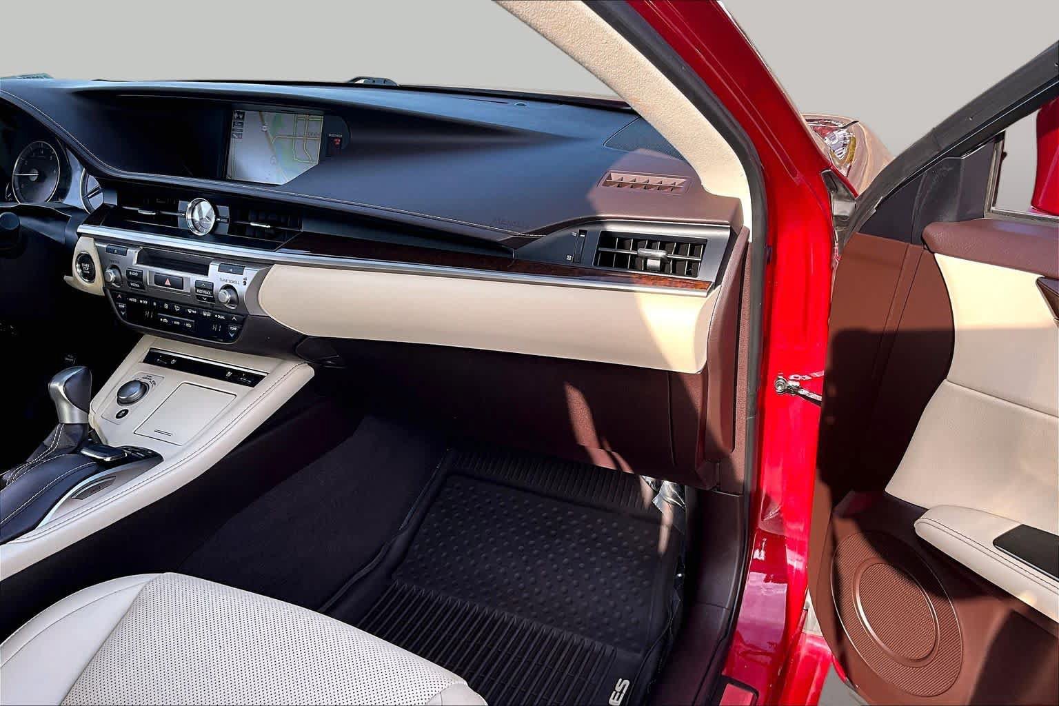 Used 2018 Lexus ES 350 w/ Navigation System Package FWD image 18